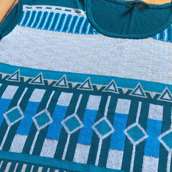 Benetton Linen Blend Sleeveless Sweater - Picture 3 of 10